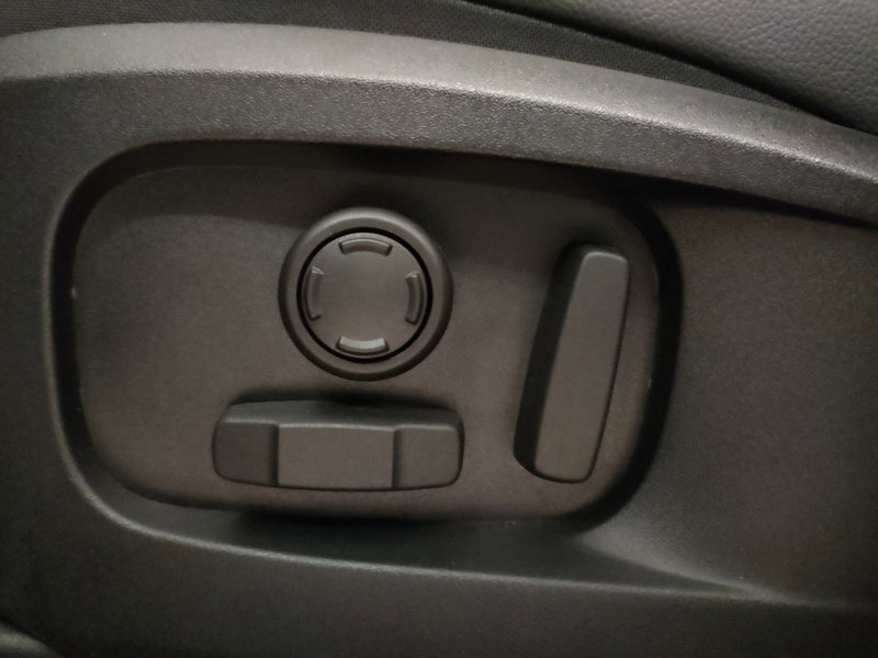 Jaguar F-Pace usata a Milano (18)