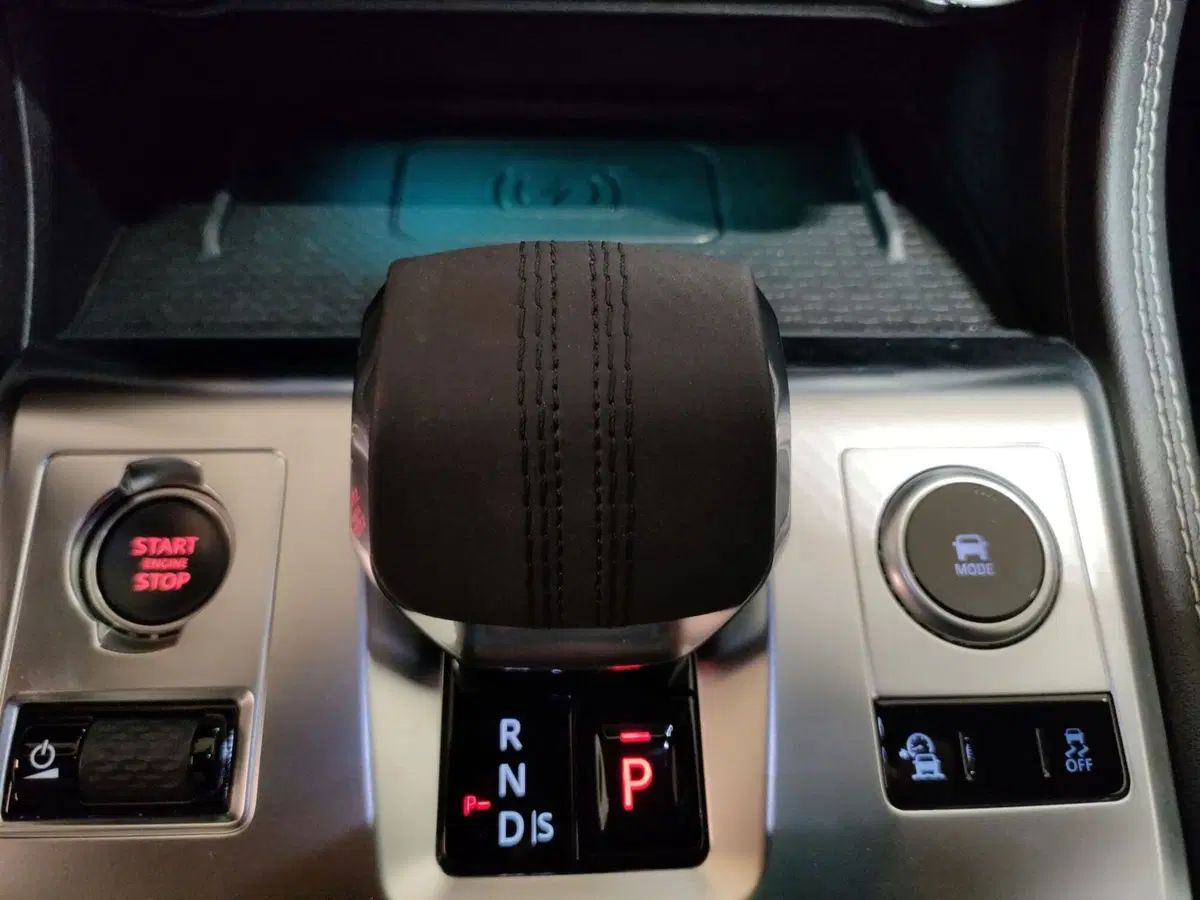 Jaguar F-Pace usata a Milano (19)