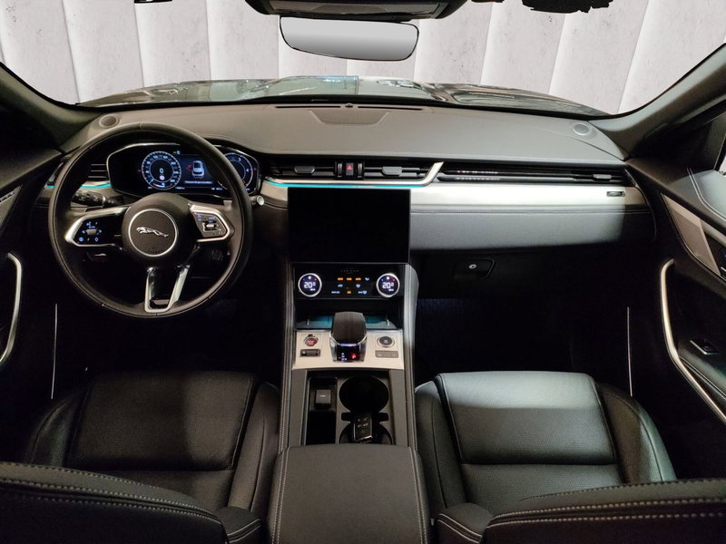 Jaguar F-Pace usata a Milano (4)