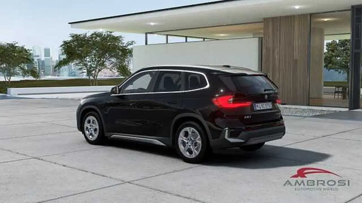 BMW iX1 usata a Viterbo (2)