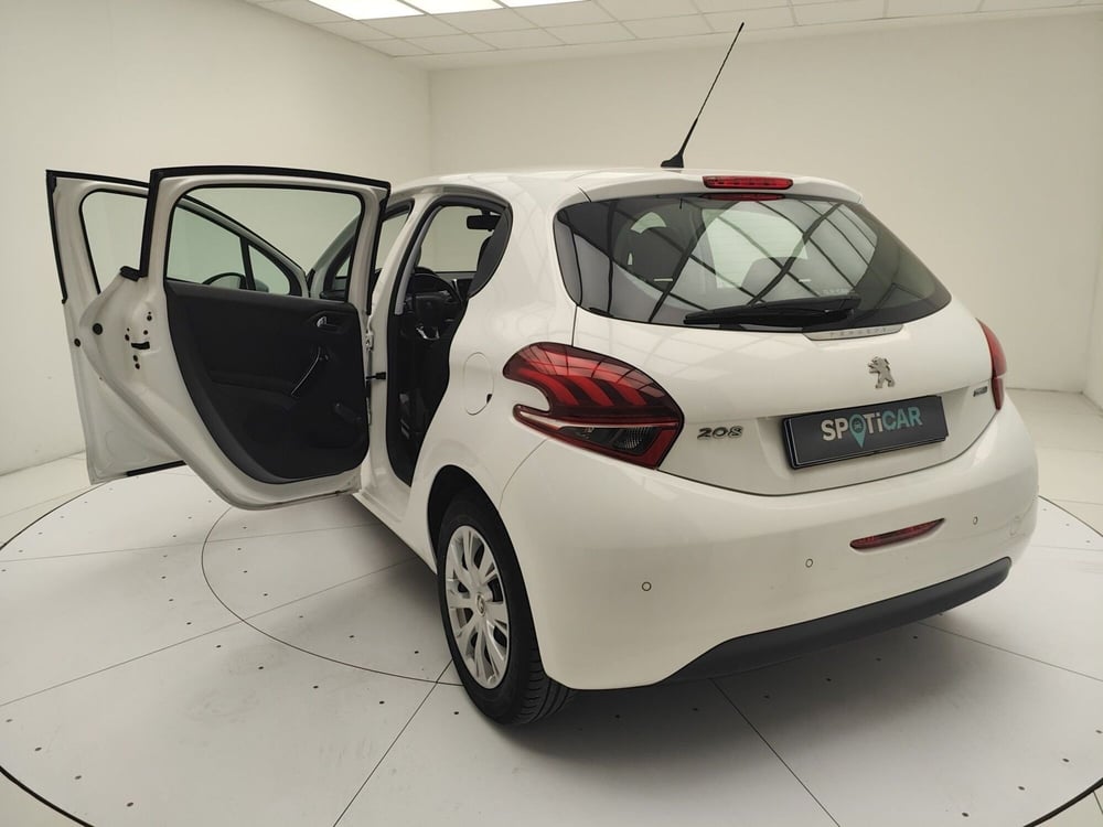 Peugeot 208 usata a Como (5)