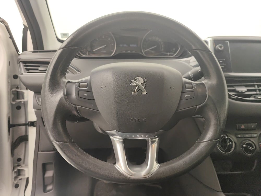 Peugeot 208 usata a Como (9)