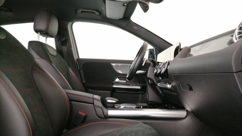 Mercedes-Benz GLA SUV usata a Roma (6)