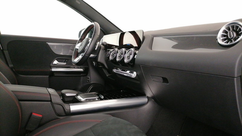 Mercedes-Benz GLA SUV usata a Roma (7)