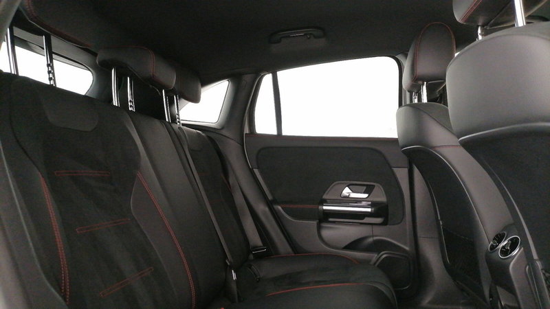 Mercedes-Benz GLA SUV usata a Roma (8)