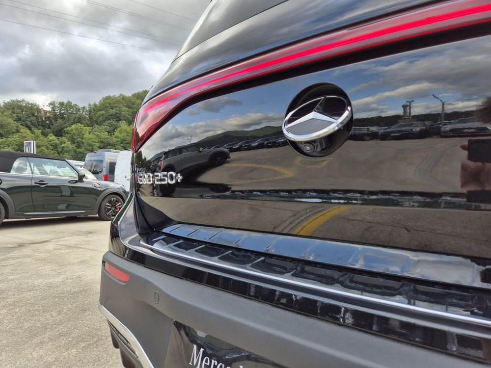 Mercedes-Benz EQB usata a Genova (16)