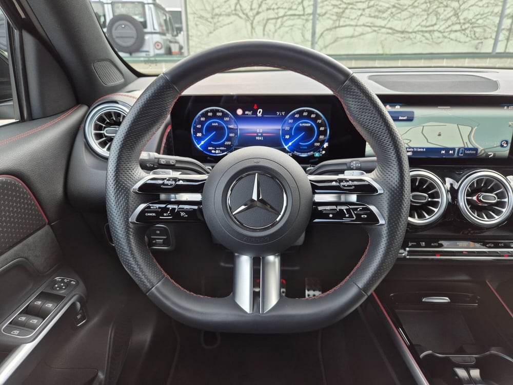 Mercedes-Benz EQB usata a Genova (19)