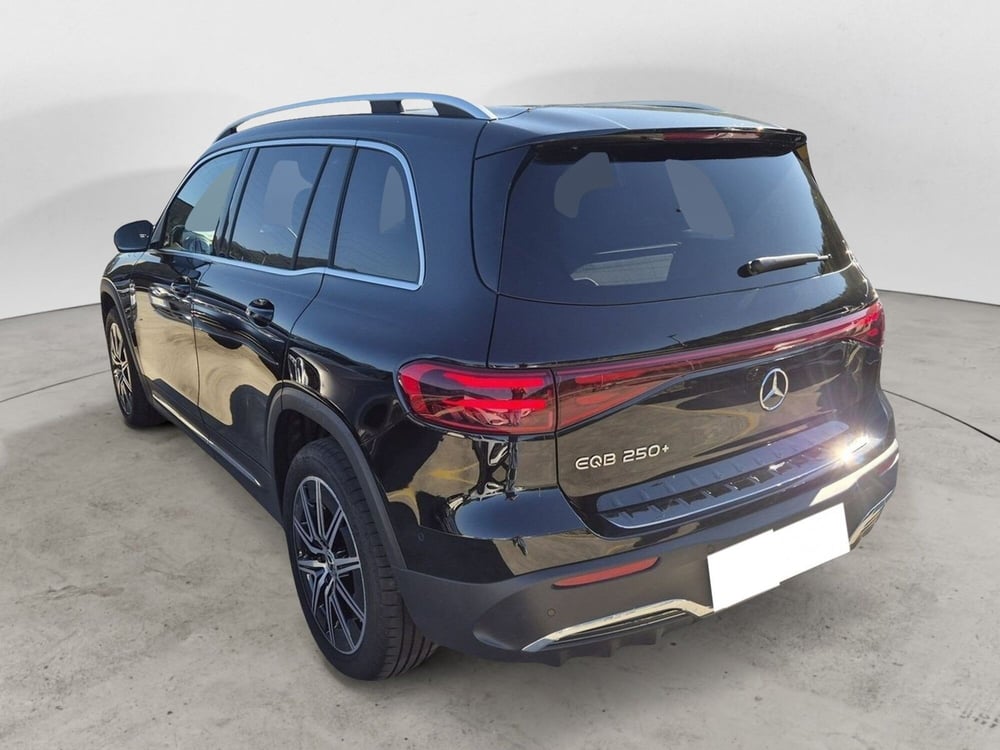 Mercedes-Benz EQB usata a Genova (4)
