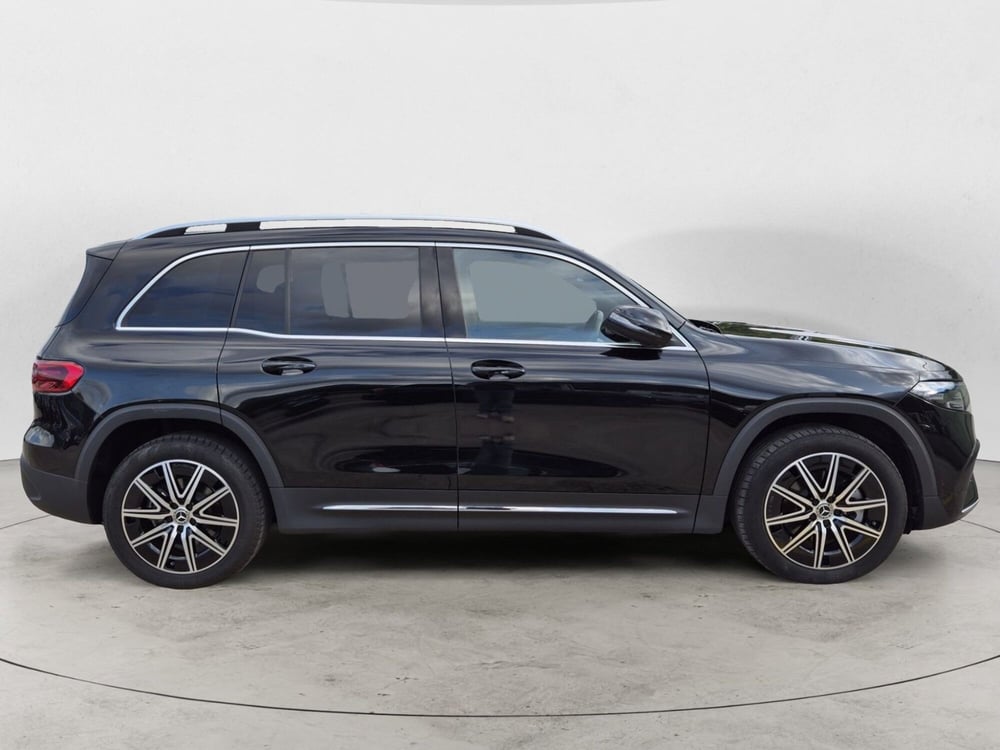 Mercedes-Benz EQB usata a Genova (5)