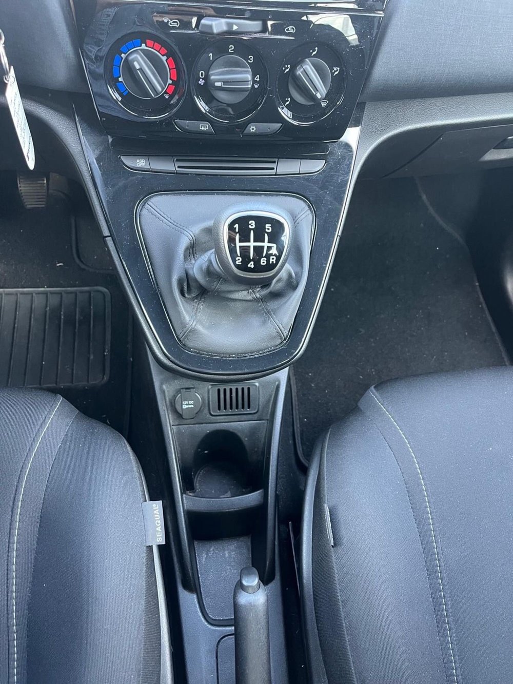 Lancia Ypsilon usata a Milano (16)