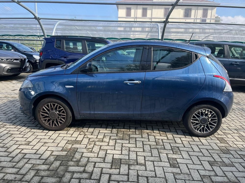 Lancia Ypsilon usata a Milano (4)