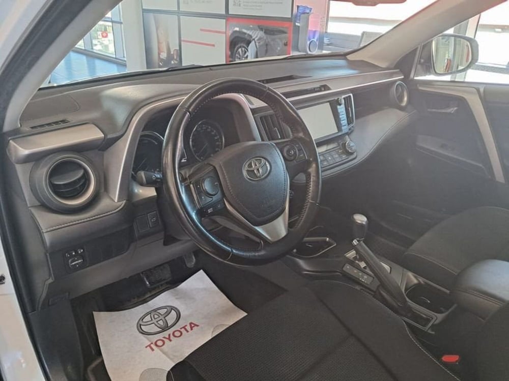 Toyota Rav4 usata a Cagliari (12)