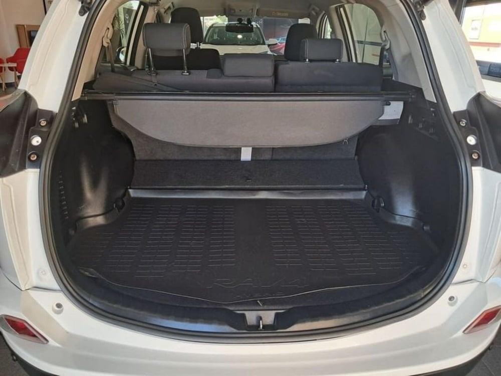 Toyota Rav4 usata a Cagliari (8)