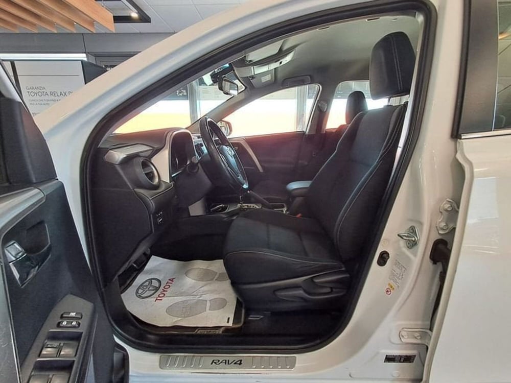 Toyota Rav4 usata a Cagliari (9)