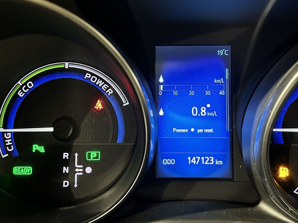 Toyota Auris Station Wagon usata a Milano (13)