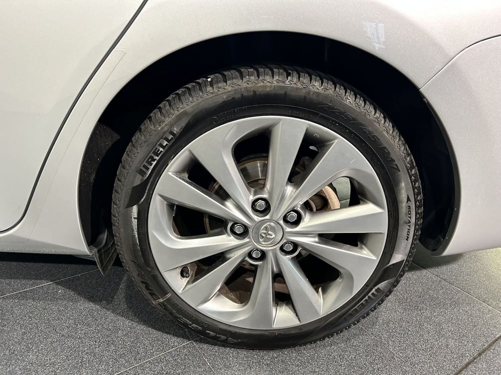 Toyota Auris Station Wagon usata a Milano (15)