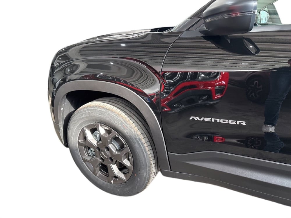Jeep Avenger nuova a Caltanissetta (12)