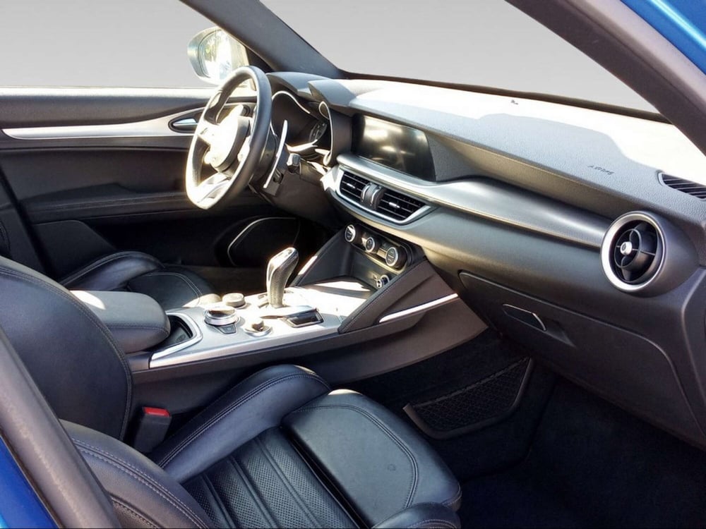 Alfa Romeo Stelvio usata a Firenze (14)