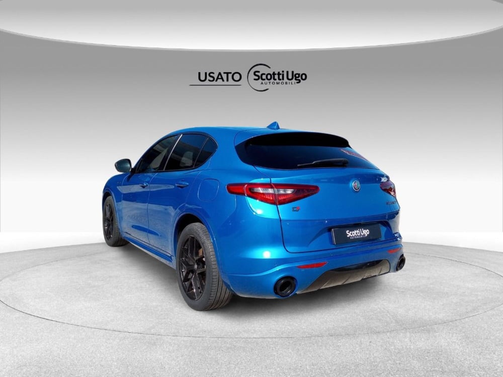 Alfa Romeo Stelvio usata a Firenze (3)