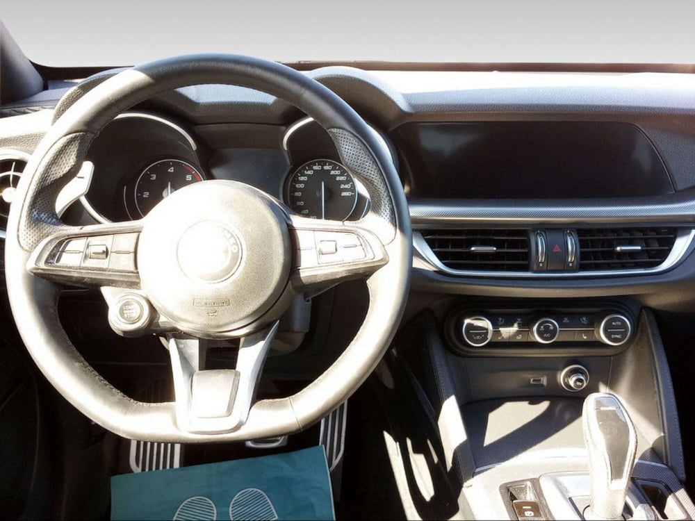 Alfa Romeo Stelvio usata a Firenze (8)