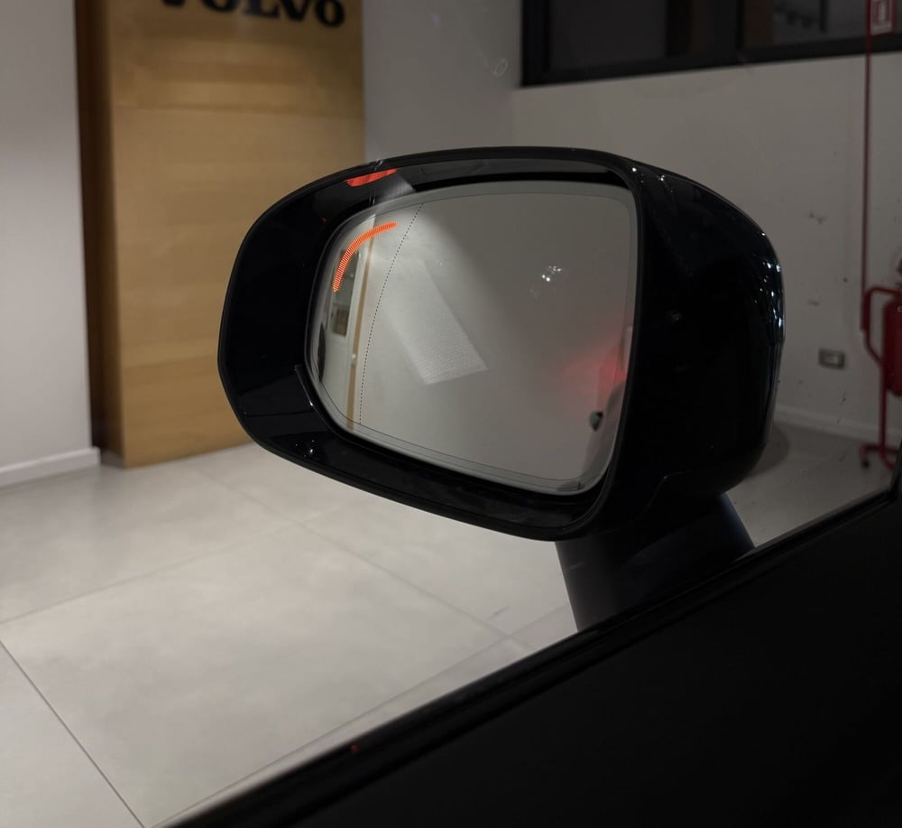 Volvo XC60 usata a Parma (12)