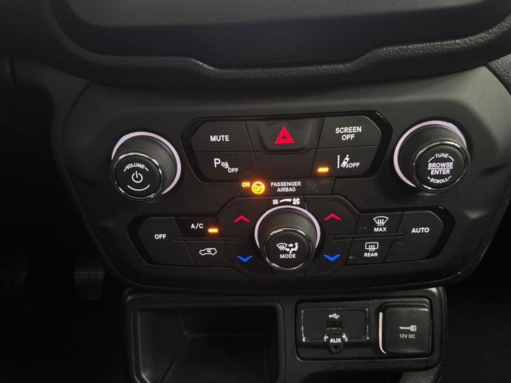 Jeep Renegade usata a Como (18)
