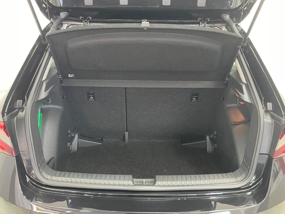 Skoda Fabia usata a Como (19)