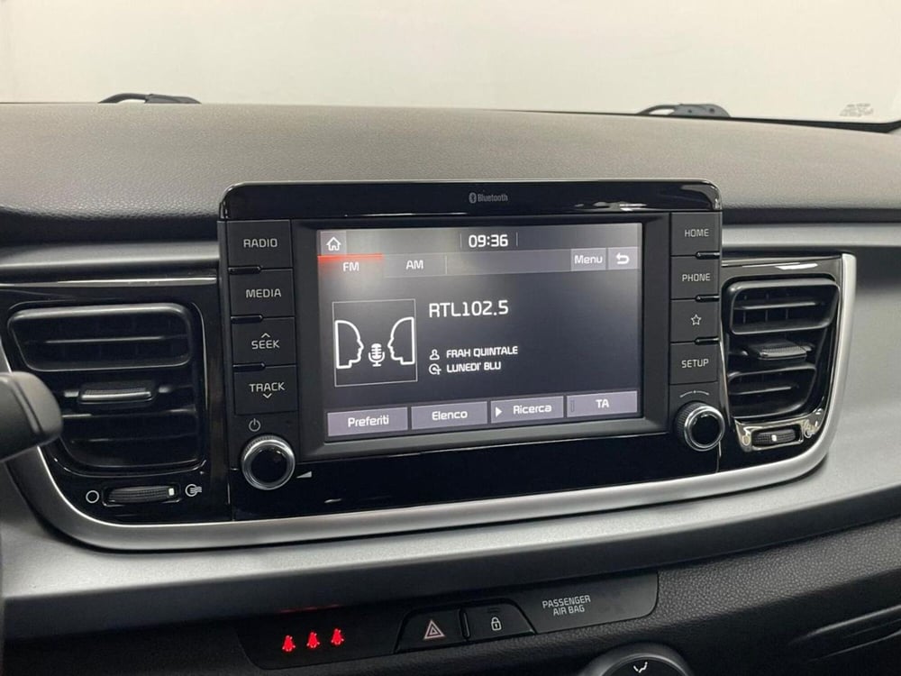 Kia Rio usata a Como (12)