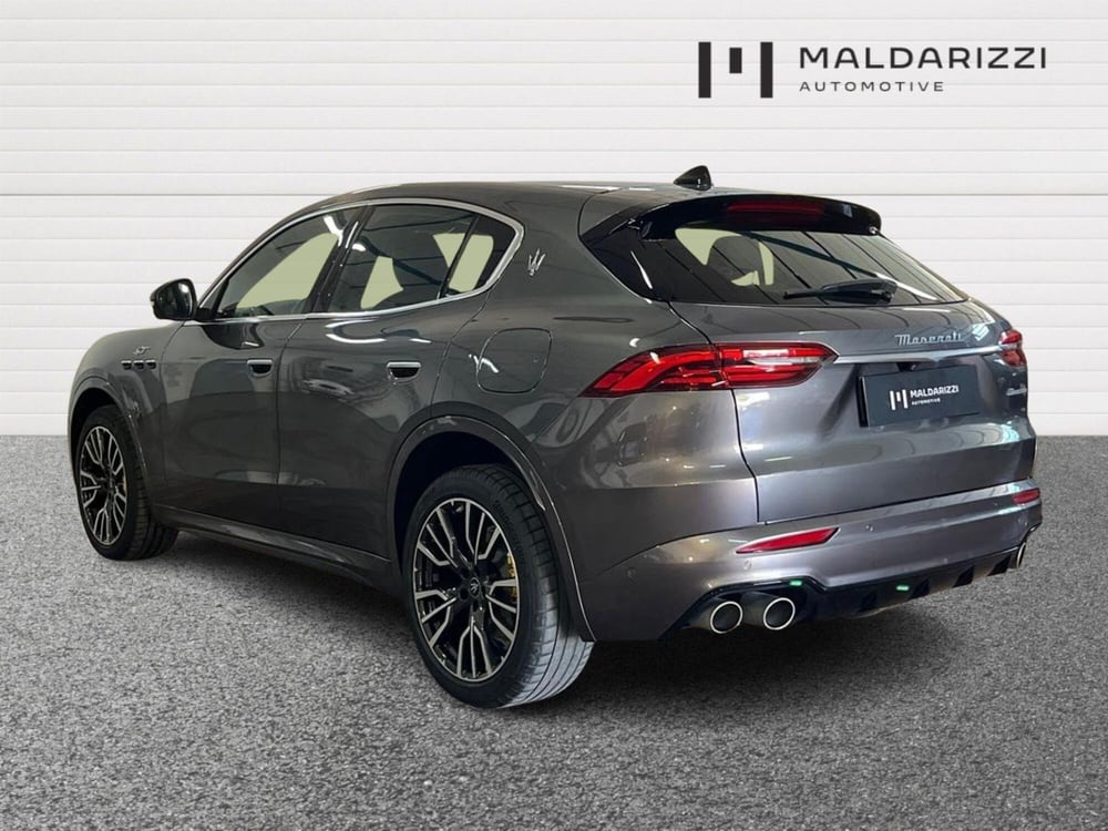 Maserati Grecale usata a Bari (4)