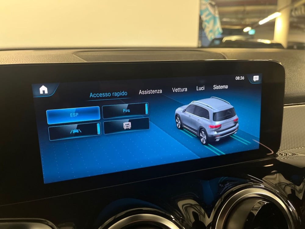 Mercedes-Benz GLB usata a Milano (12)