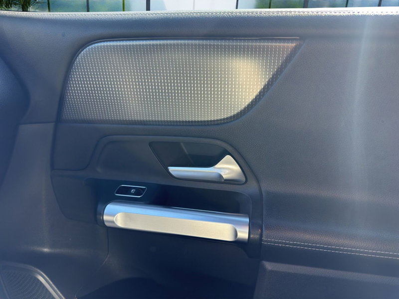 Mercedes-Benz GLB usata a Cosenza (17)