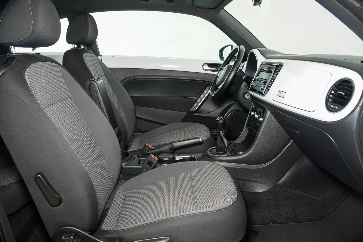 Volkswagen Maggiolino Cabrio usata a Perugia (10)