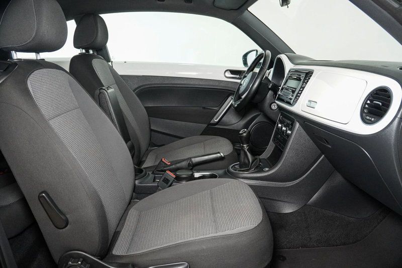 Volkswagen Maggiolino Cabrio usata a Perugia (10)