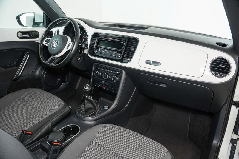 Volkswagen Maggiolino Cabrio usata a Perugia (11)