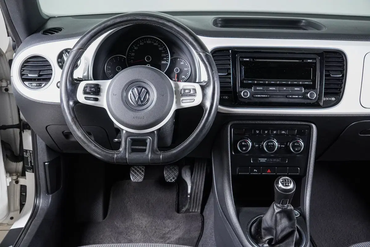 Volkswagen Maggiolino Cabrio usata a Perugia (14)