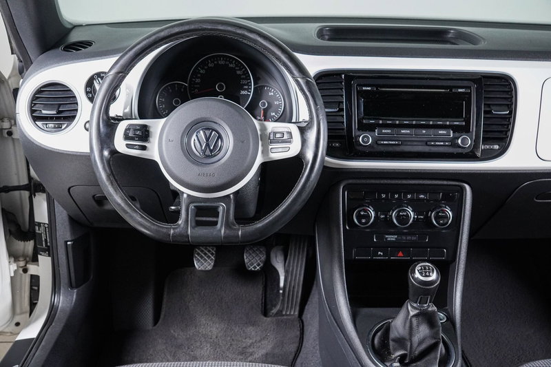 Volkswagen Maggiolino Cabrio usata a Perugia (14)