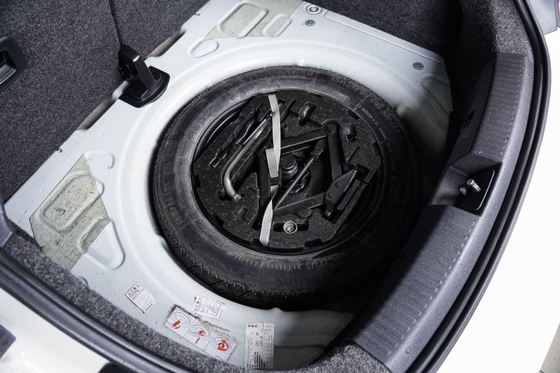 Volkswagen Maggiolino Cabrio usata a Perugia (8)