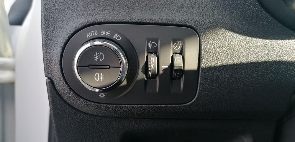 Opel Crossland usata a Pistoia (17)