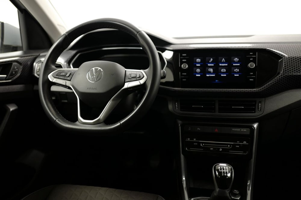 Volkswagen T-Cross usata a Varese (13)
