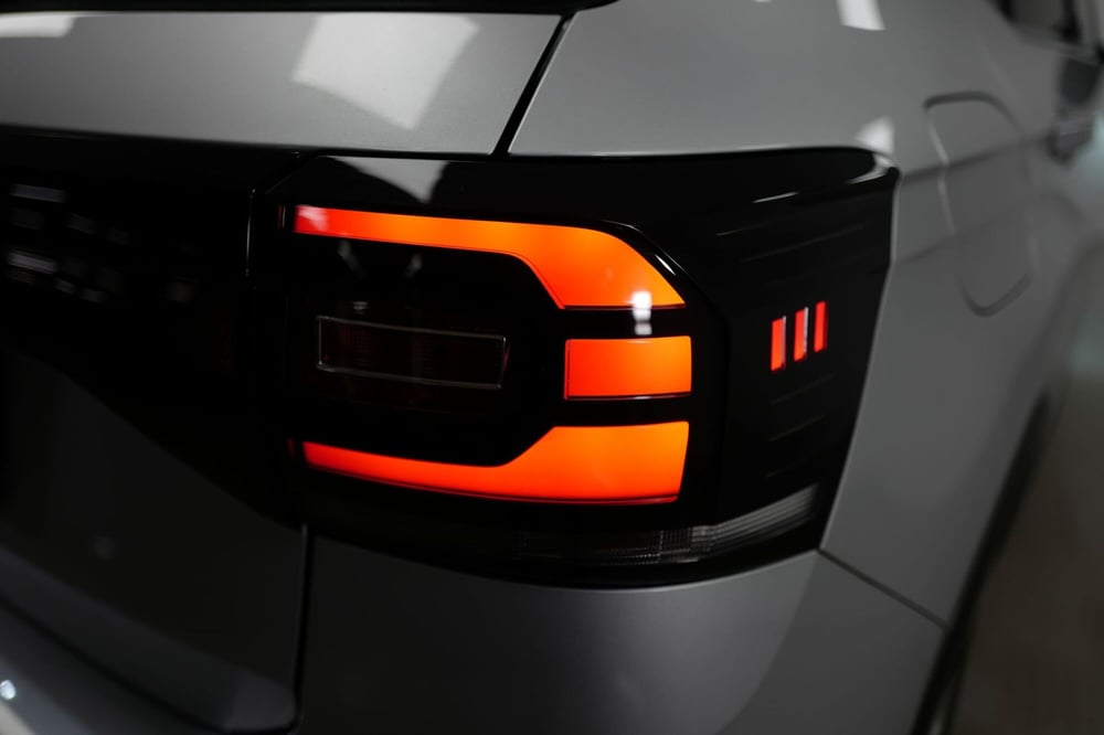 Volkswagen T-Cross usata a Varese (9)