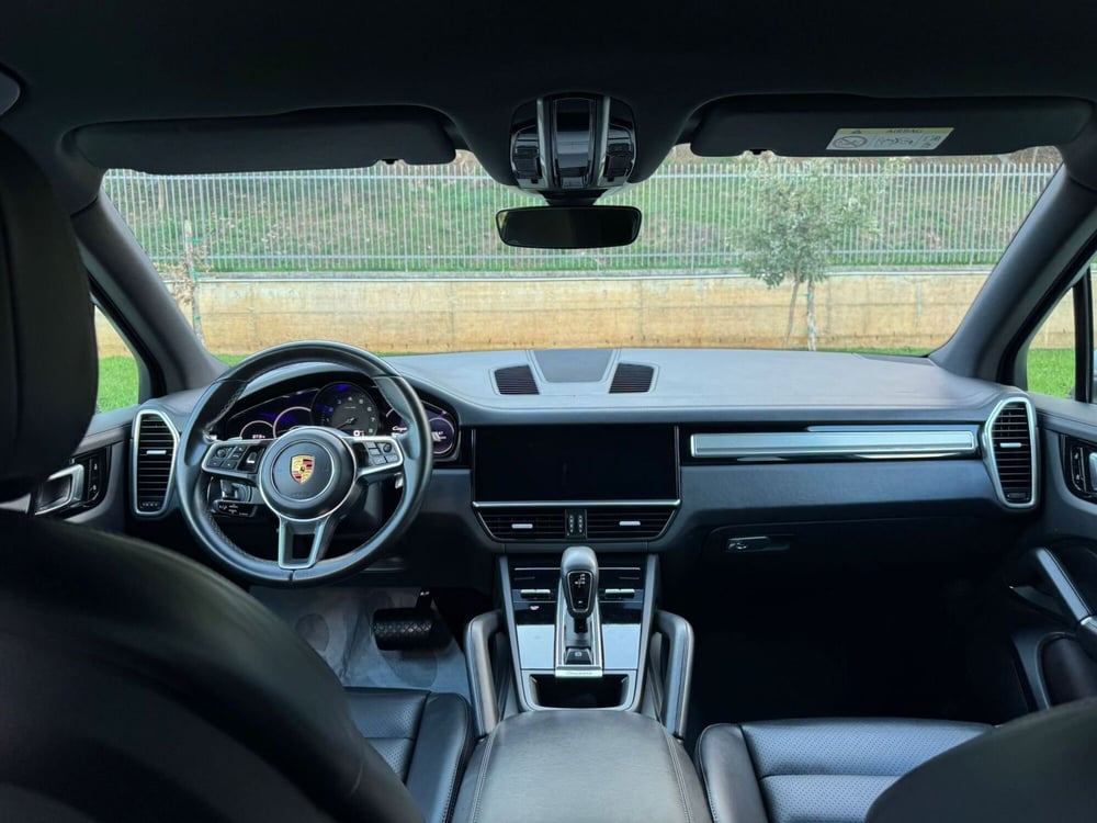 Porsche Cayenne usata a Salerno (5)