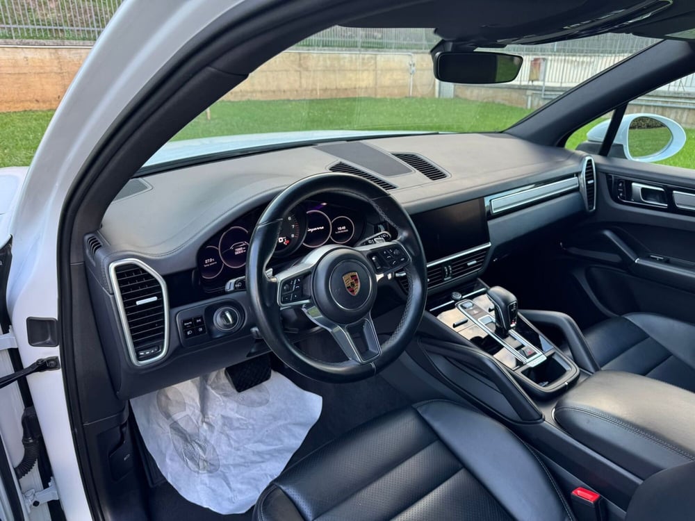 Porsche Cayenne usata a Salerno (8)