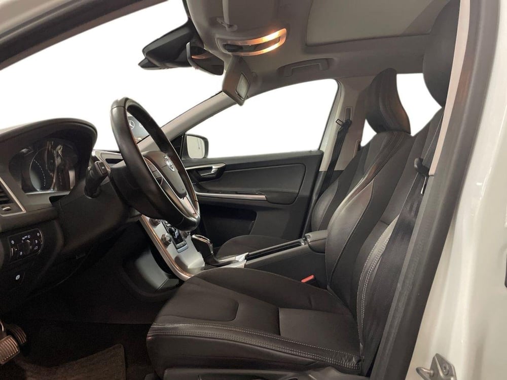 Volvo XC60 usata a Prato (9)