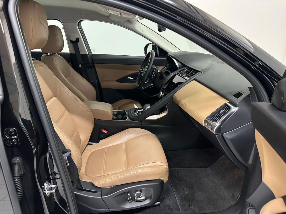 Jaguar E-Pace usata a Novara (3)