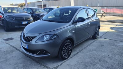 Lancia Ypsilon 1.0 FireFly 5 porte S&amp;S Hybrid Gold Plus del 2024 usata a Settala