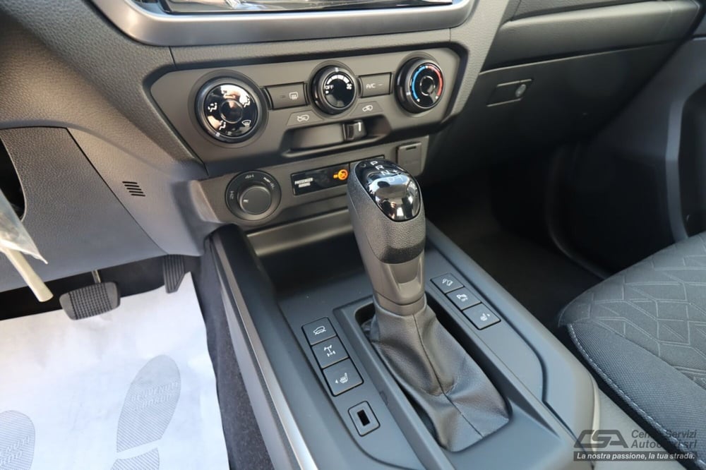 Isuzu D-Max Pick-up nuova a Bologna (12)