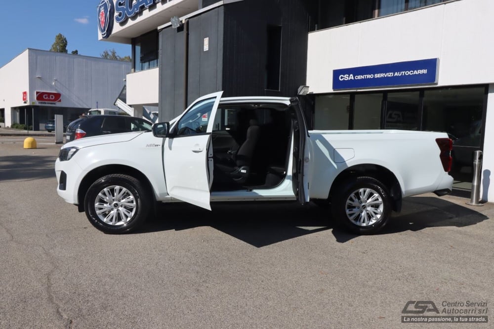 Isuzu D-Max Pick-up nuova a Bologna (4)