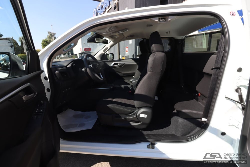 Isuzu D-Max Pick-up nuova a Bologna (8)