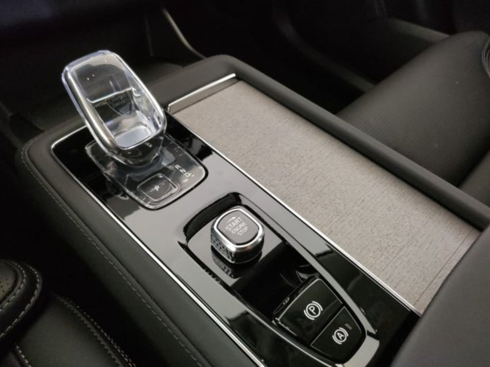 Volvo XC90 nuova a Modena (15)