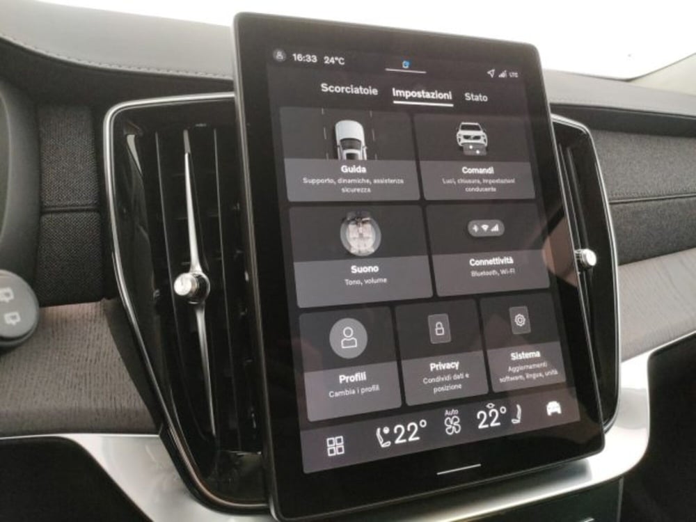 Volvo XC90 nuova a Modena (17)